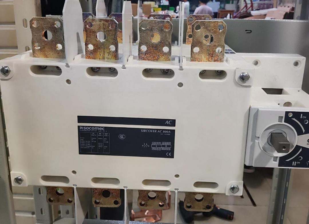 SOCOMEC Manual Transfer Switch body SIRCOVER I-0-II 4P 800A